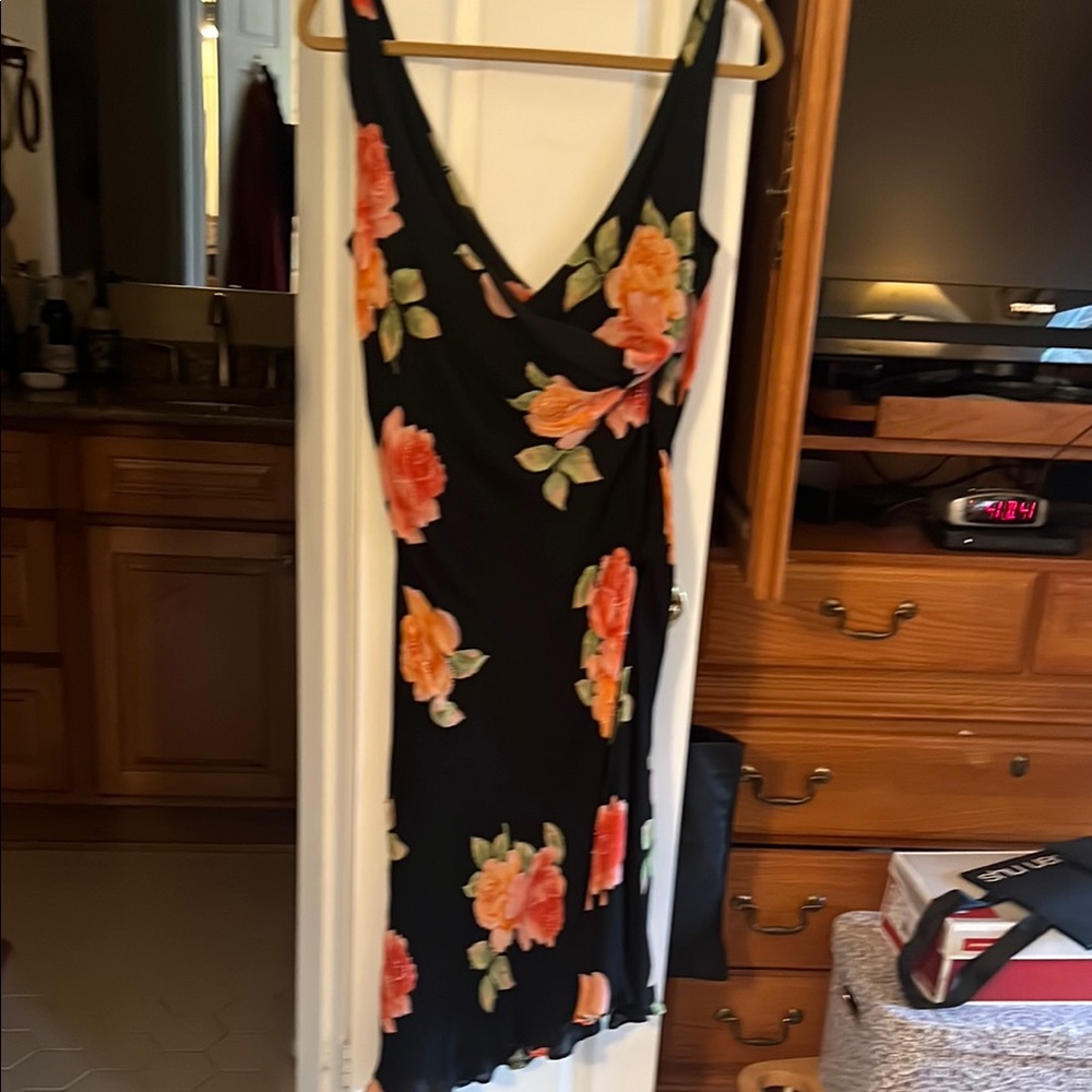 Spenser Jeremy 100% Silk Black Dress with Coral Floral Design